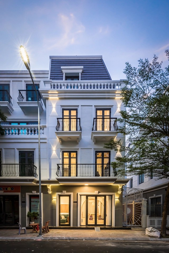 Căn nhà phố tại Cà Mau với thiết kế hiện đại và nội thất sang trọng.