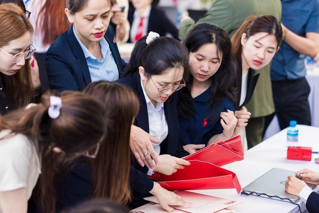 The Emerald Garden View nổi bật với tiện ích và không gian xanh lý tưởng.