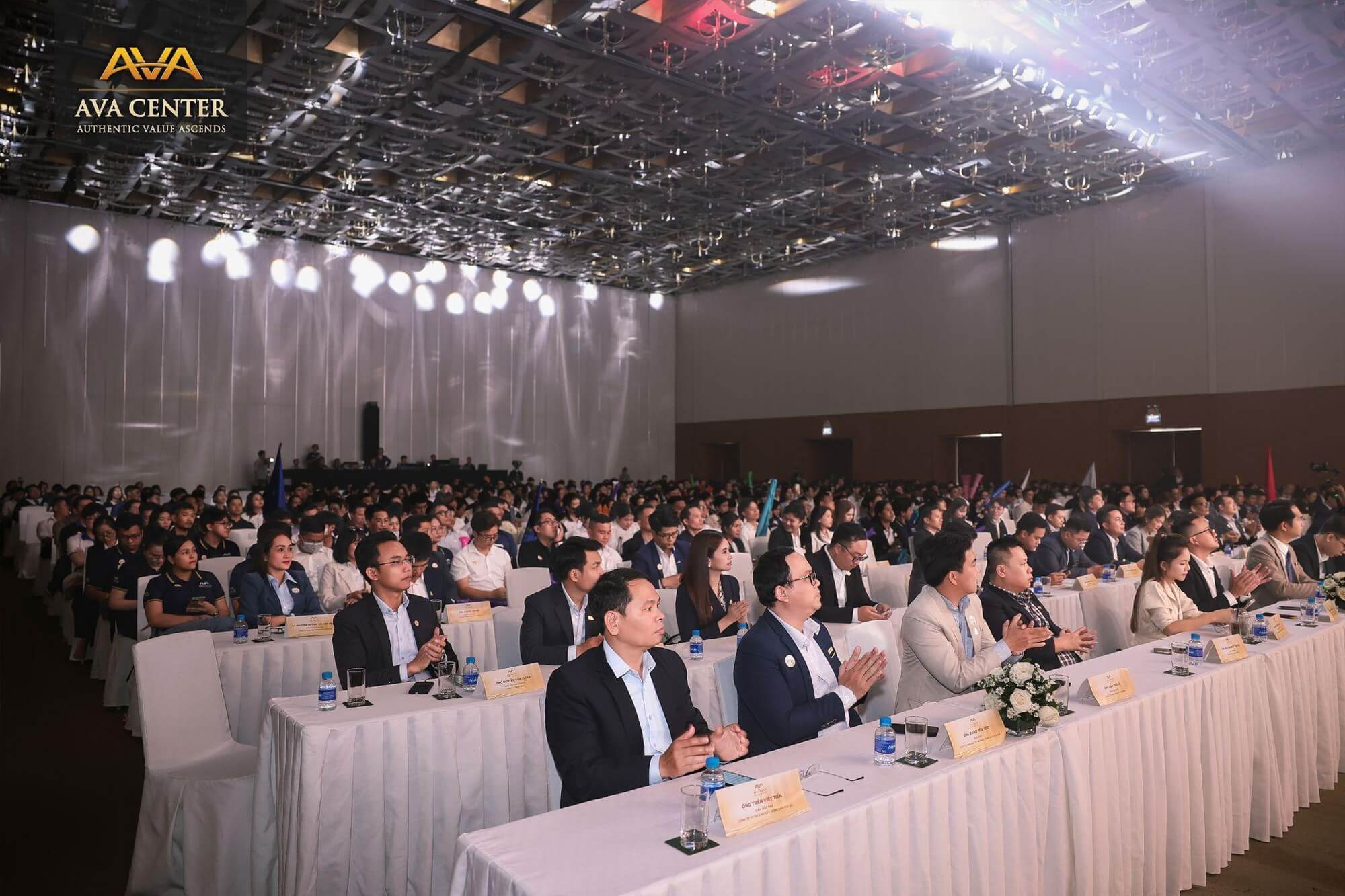 Kick-off AVA Center bùng nổ tại White Palace, khởi động hành trình chinh phục doanh số cuối năm