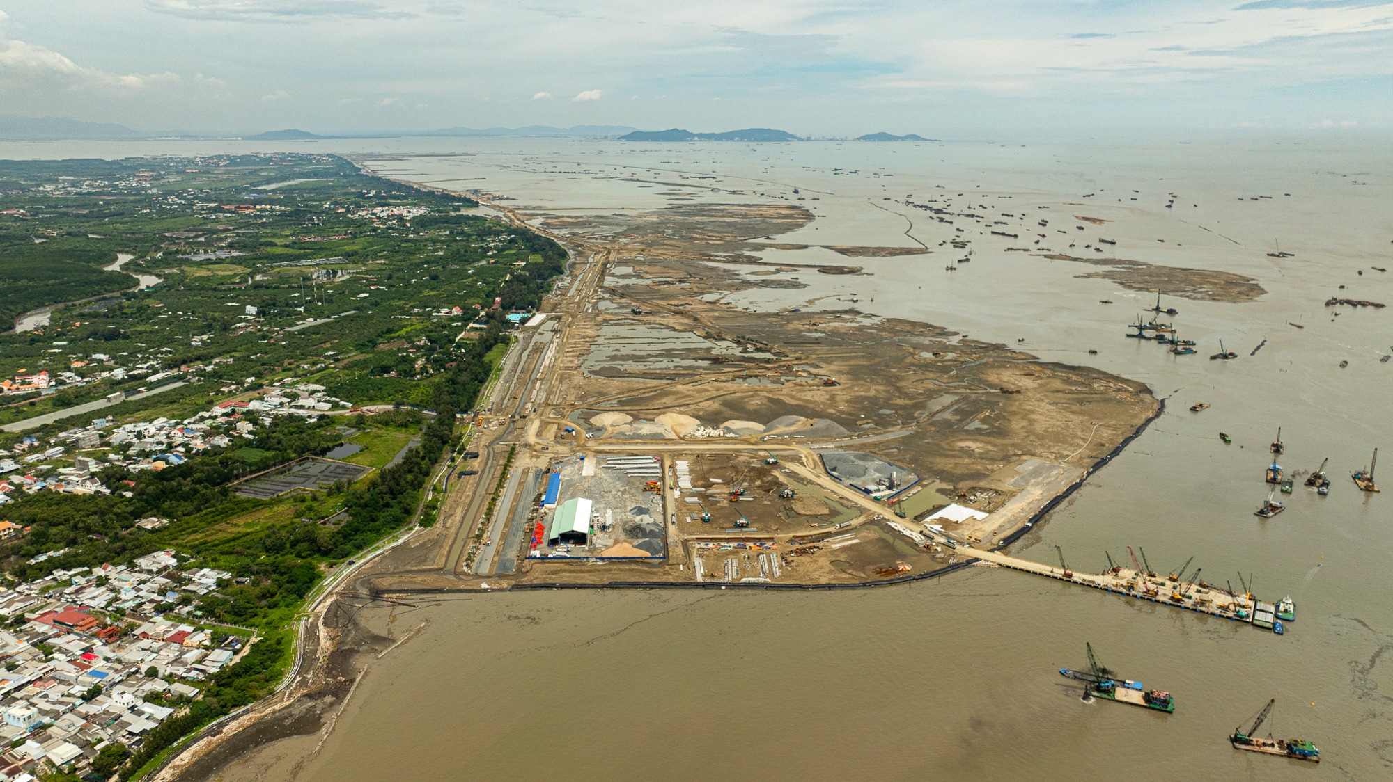 Bất động sản TP.HCM xác lập kỷ lục mới: Nguồn cung bùng nổ từ các vùng mở rộng