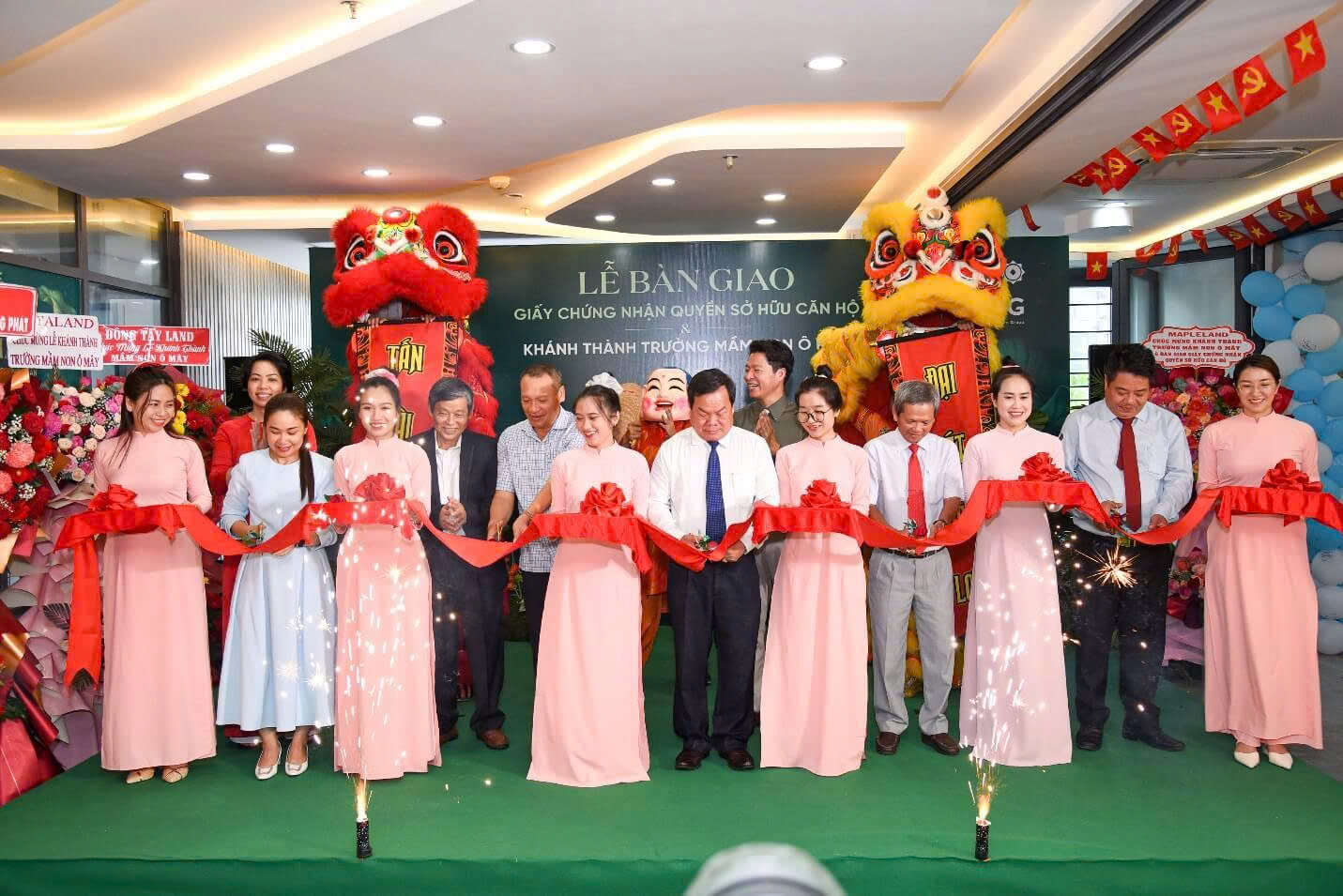 Cư dân Phú Đông Sky Garden nhận sổ hồng chỉ sau 3 tháng về nhà mới